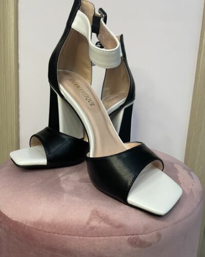 Scarpa black and white