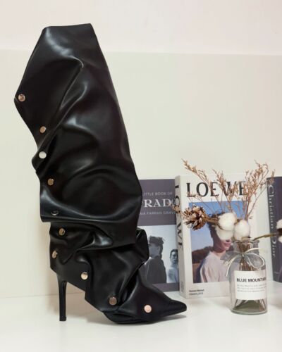 stivale bottoni viral